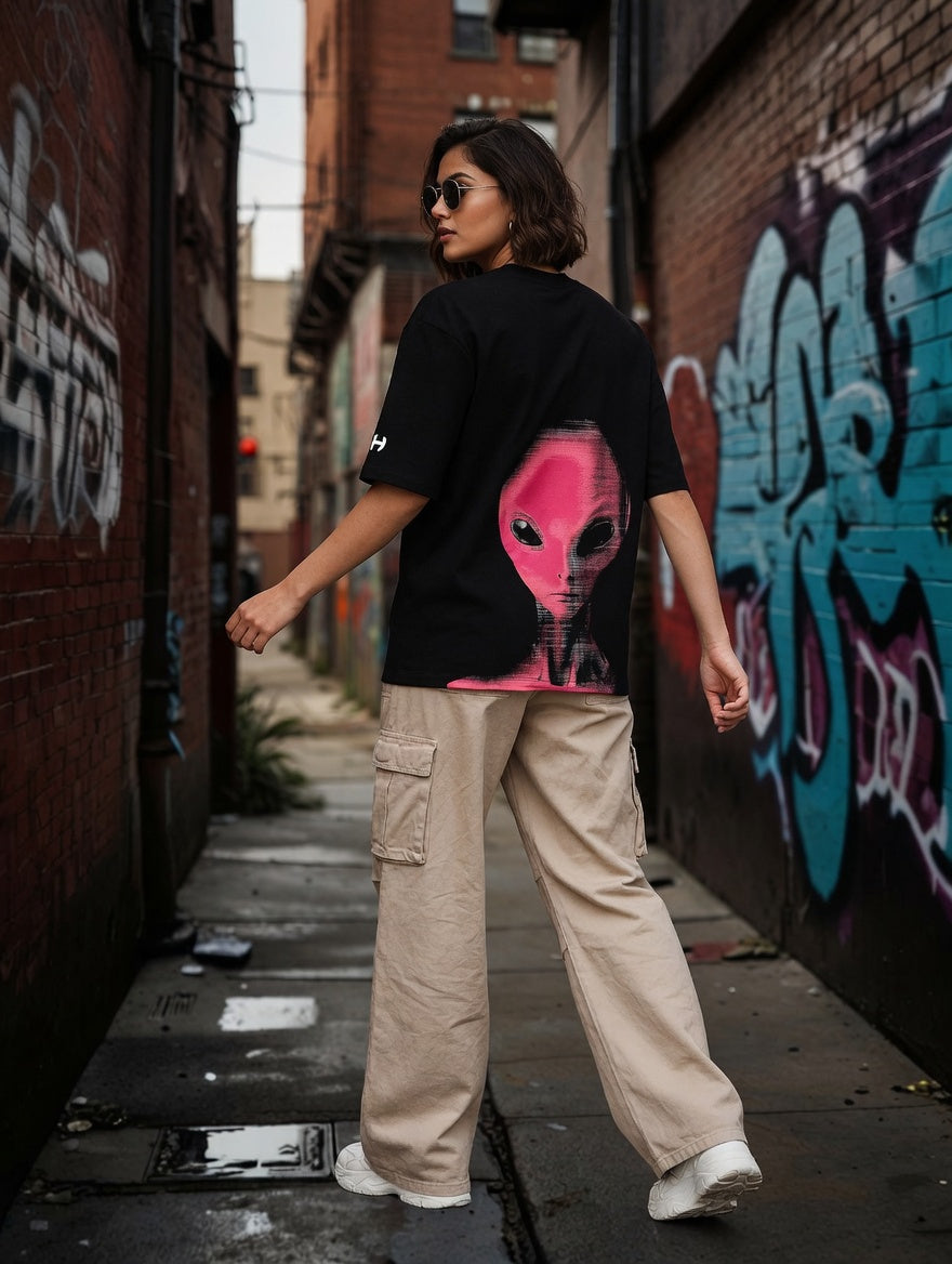 Alien Invasion Tour '25 Oversized T-shirt
